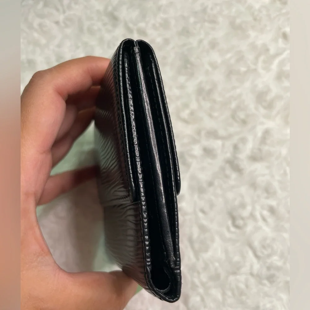 Louis Vuitton Black Epi Elise Trifold Wallet 🖤 - Picture 6 of 17